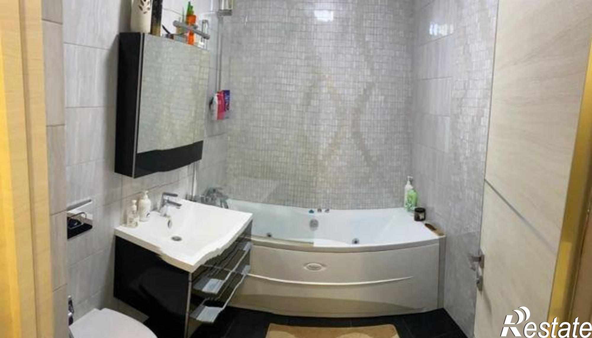Купить квартиру за 3 950 000 рублей на улица Жмайлова, 4/2