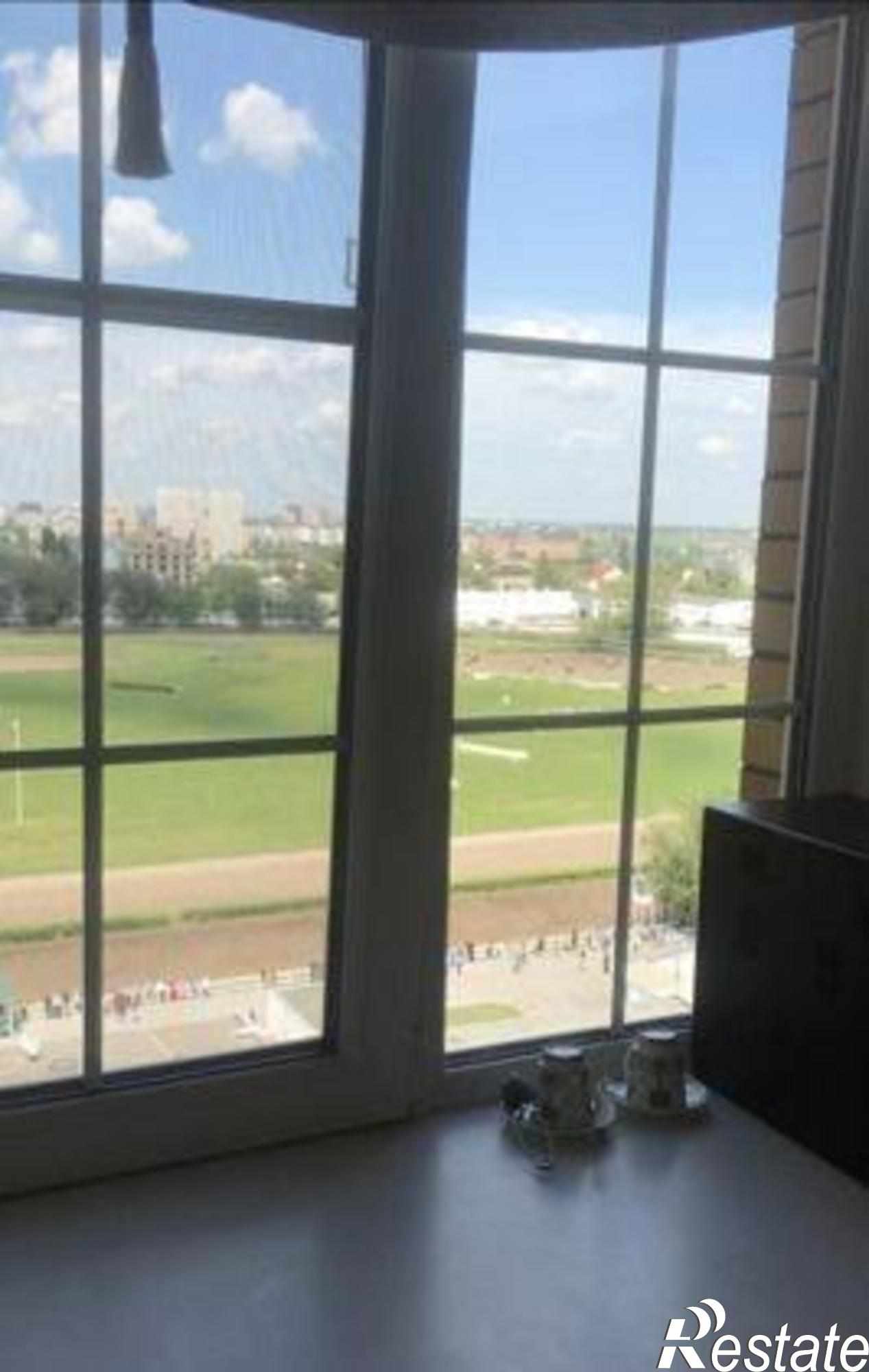 Купить квартиру за 15 900 000 рублей на Кировский проспект, 122
