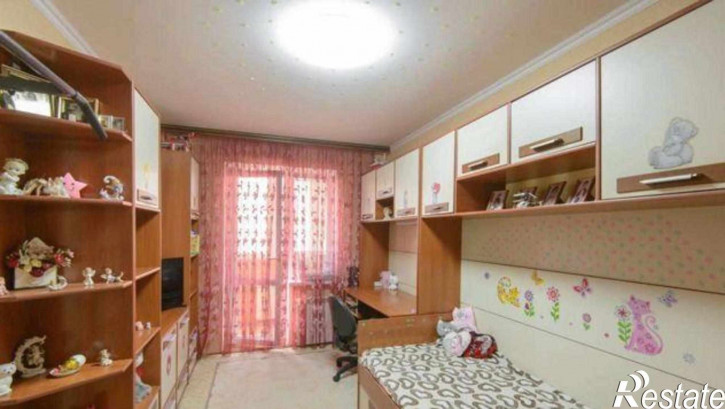 4-комн квартира улица 2-й Пятилетки, 8