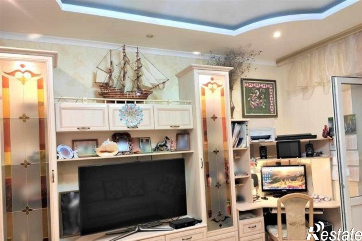 3-комн квартира улица Ильича, 36