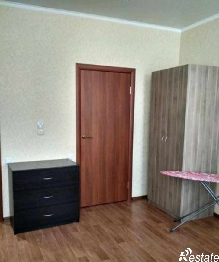 4-комн квартира улица 25-я Линия, 20