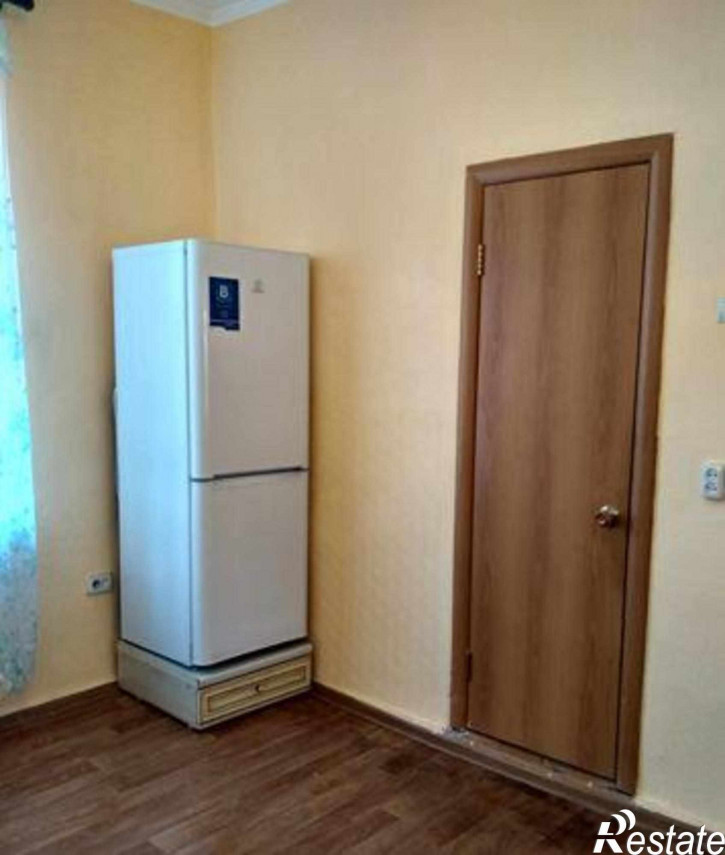 4-комн квартира улица 25-я Линия, 20