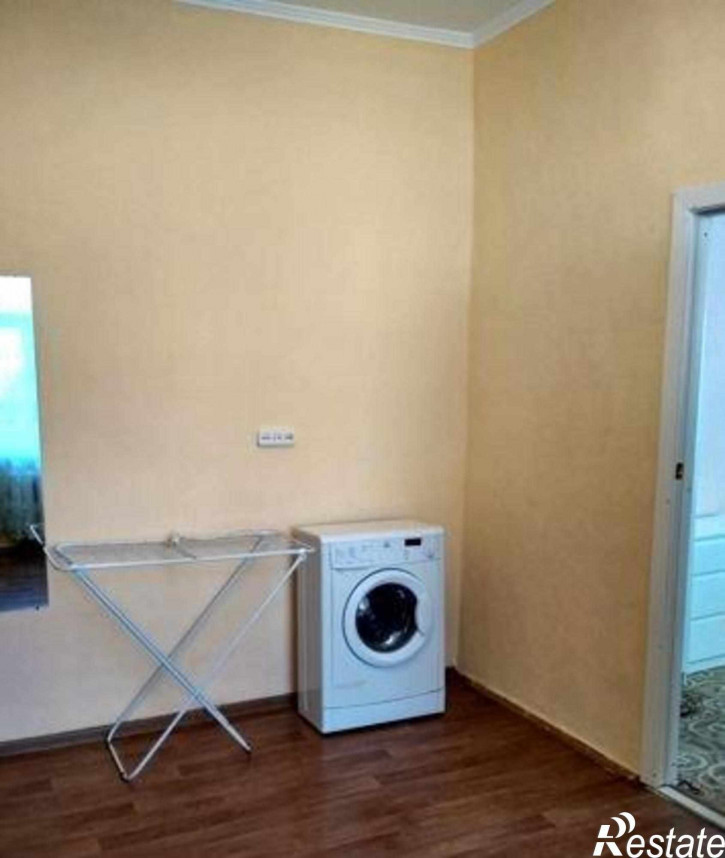 4-комн квартира улица 25-я Линия, 20