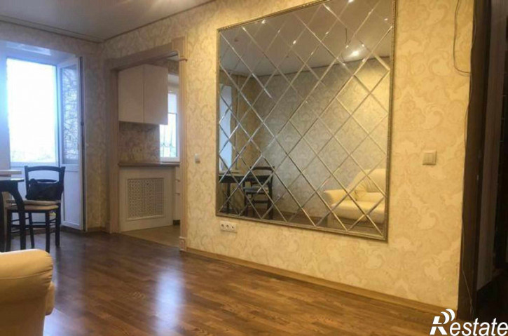 3-комн квартира Вятская улица, 98/105