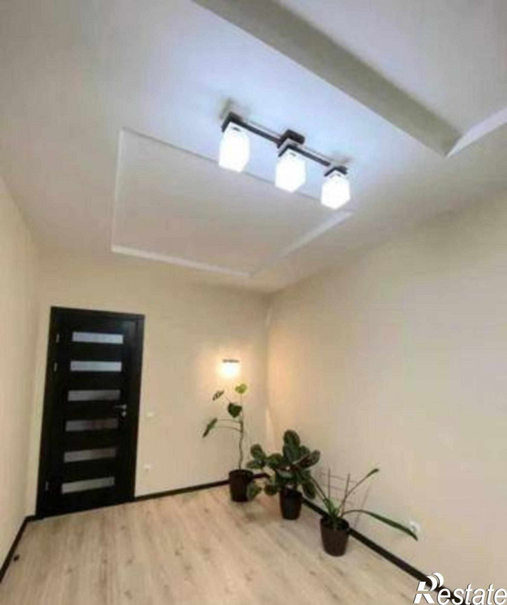 3-комн квартира в новом доме улица Жданова, 11