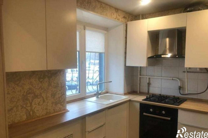 3-комн квартира Вятская улица, 98/105
