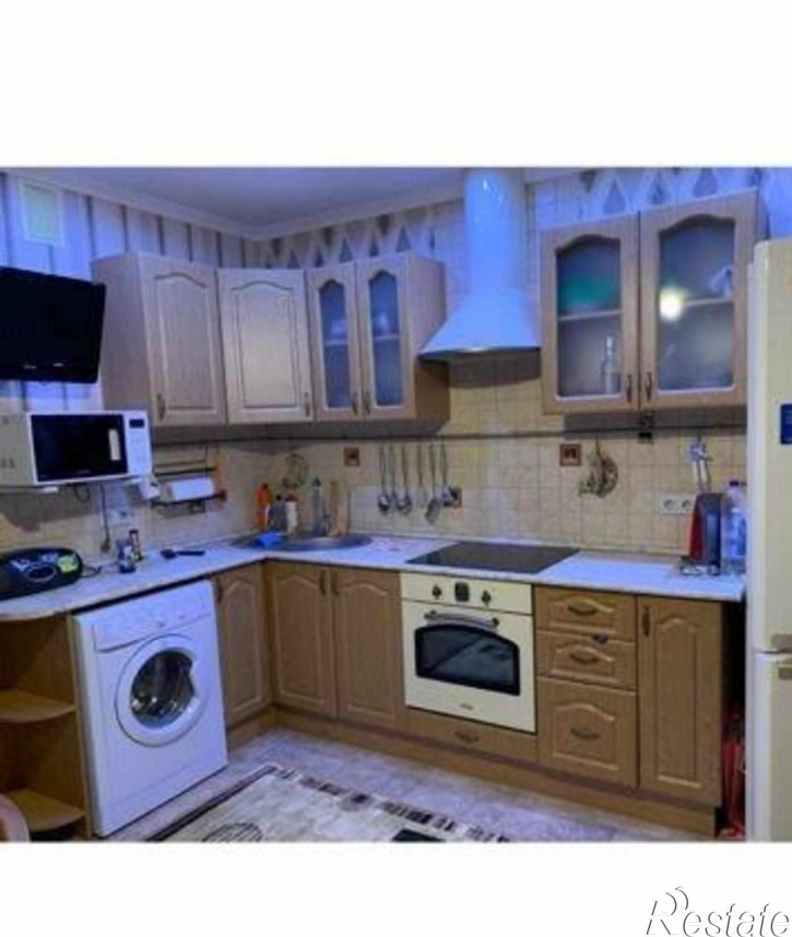 2-комн квартира улица Зорге, 11