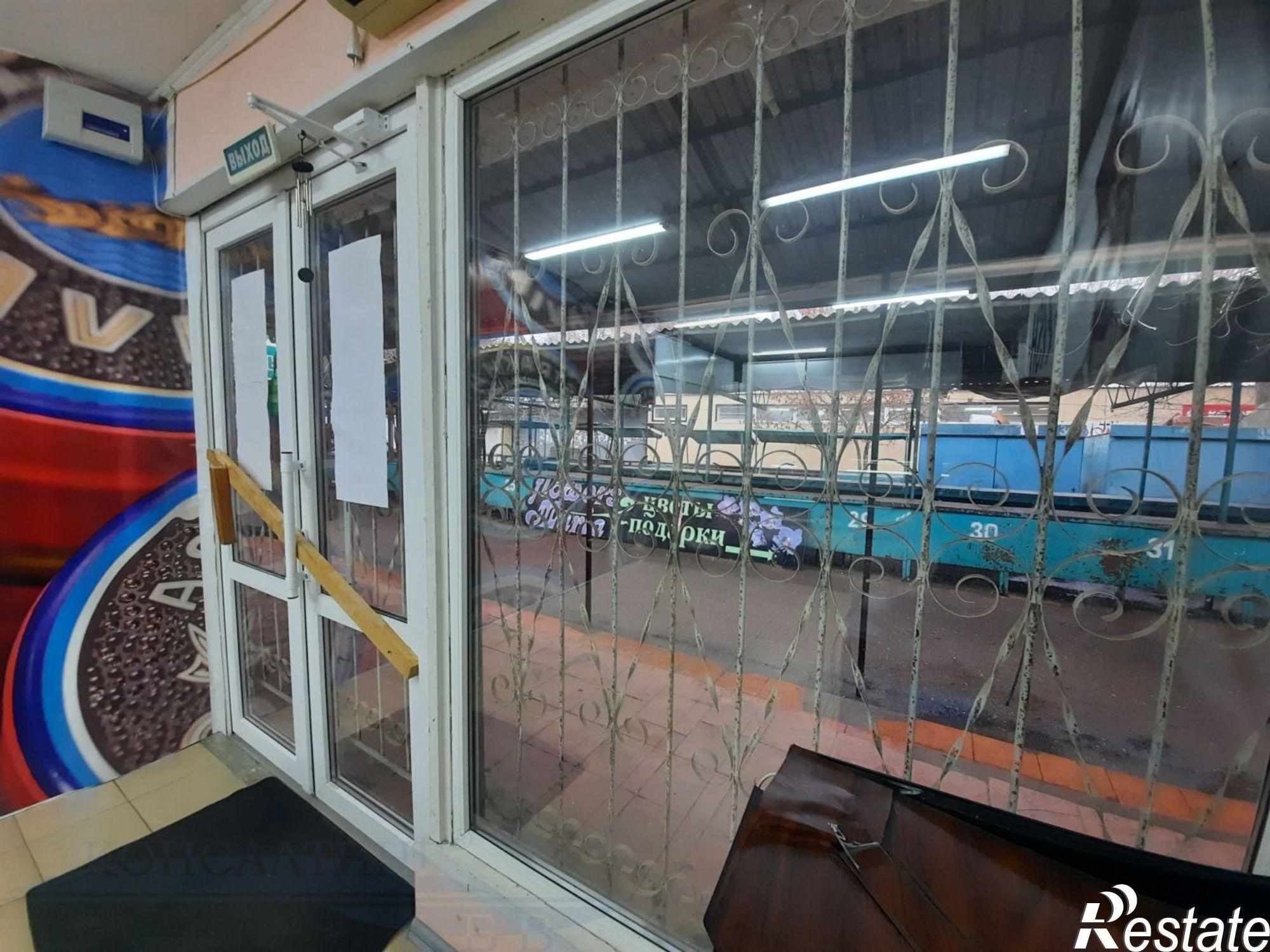 Купить помещение свободного назначения за 10 000 000 рублей на г. Астрахань, Трусовский район, площадь Торговая, 1