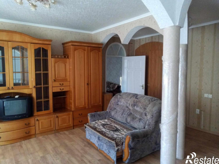 3-комн квартира Комарова ул, 132