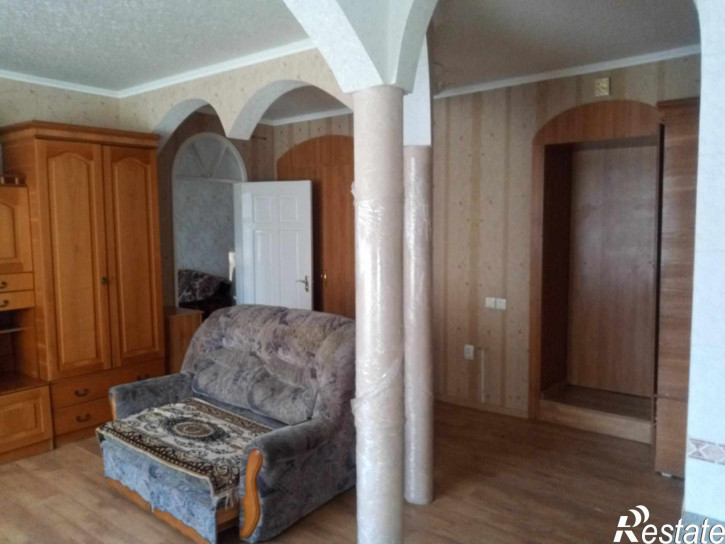 3-комн квартира Комарова ул, 132