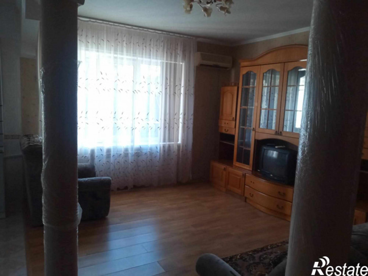 3-комн квартира Комарова ул, 132