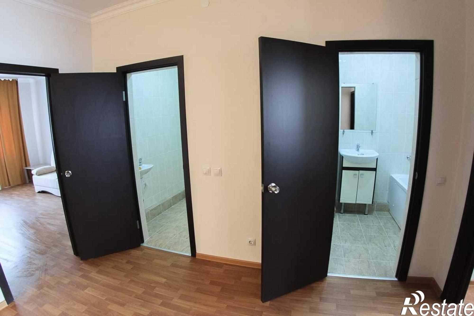 Сдать квартиру за 22 000 рублей на Революционная улица, 163