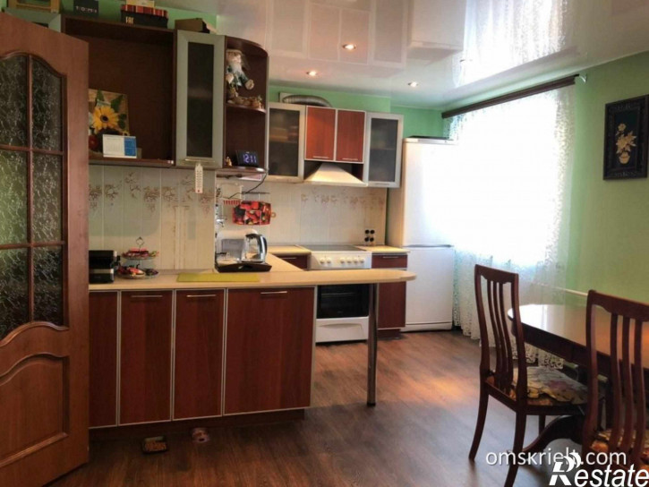 3-комн квартира Дмитриева ул, 20