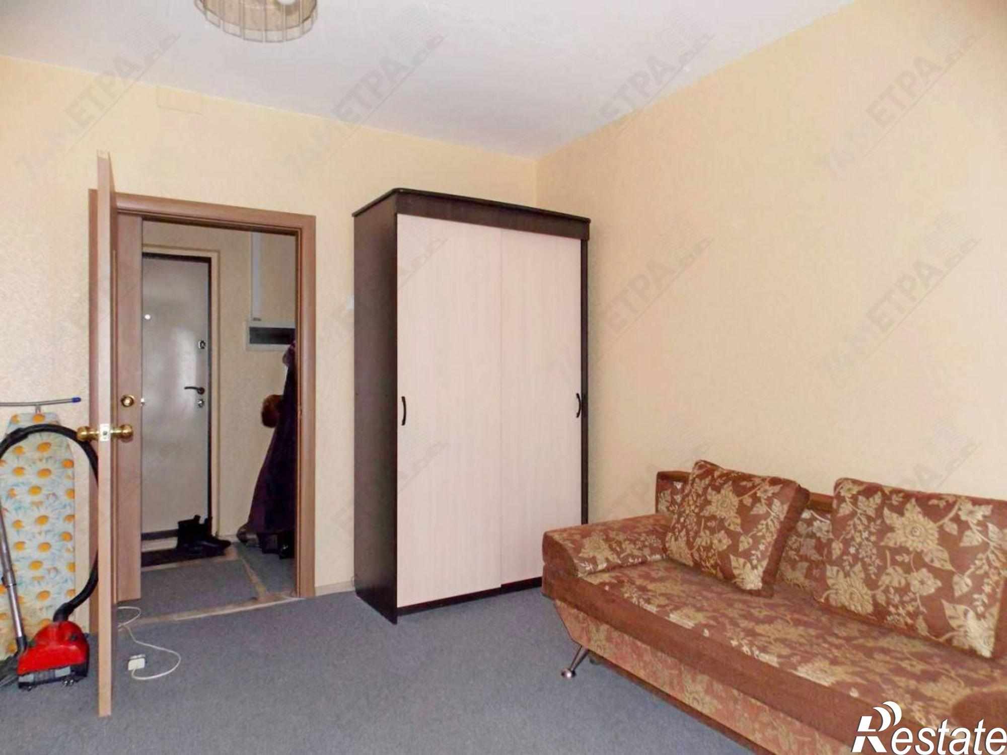 Сдать квартиру за 12 000 рублей на Братьев Кашириных ул, 121