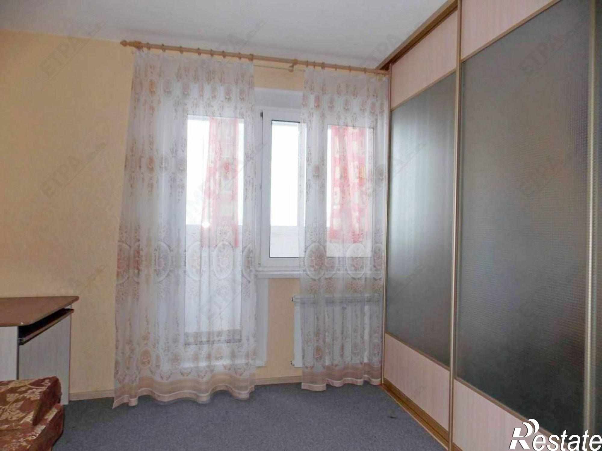 Сдать квартиру за 12 000 рублей на Братьев Кашириных ул, 121
