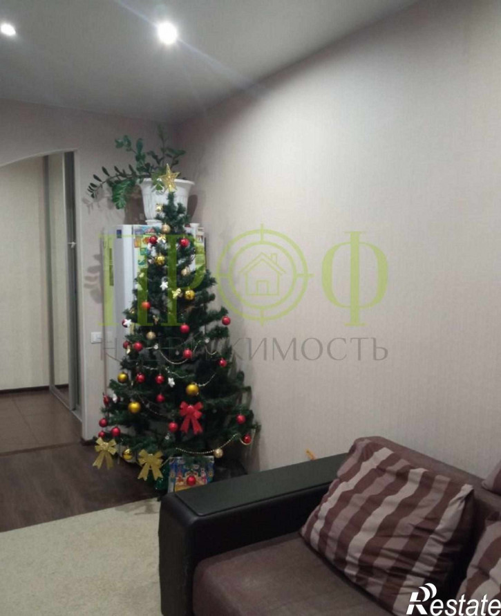2-комн квартира б-р Осенний,1