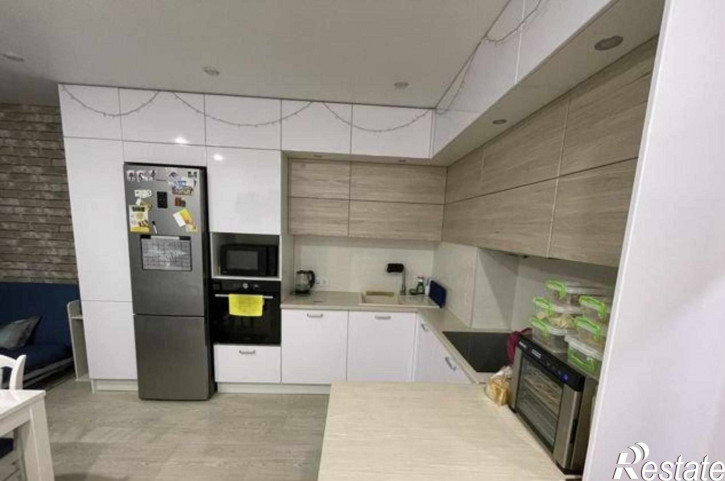 3-комн квартира улица Висаитова, 2/10