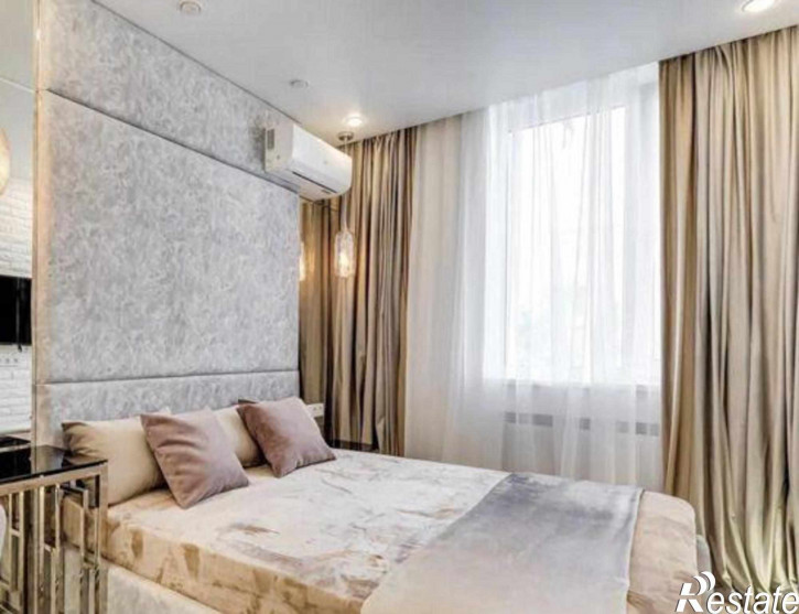 3-комн квартира Соборный переулок, 90