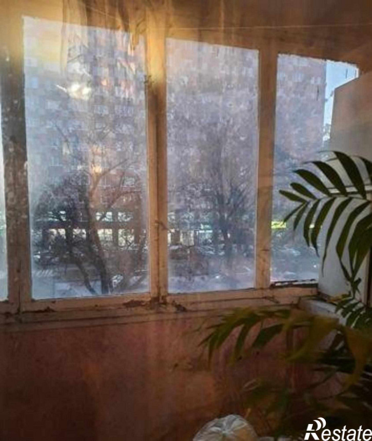 3-комн квартира улица Зорге, 52