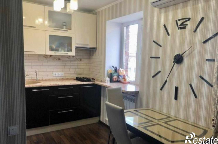 3-комн квартира улица Текучёва, 141А