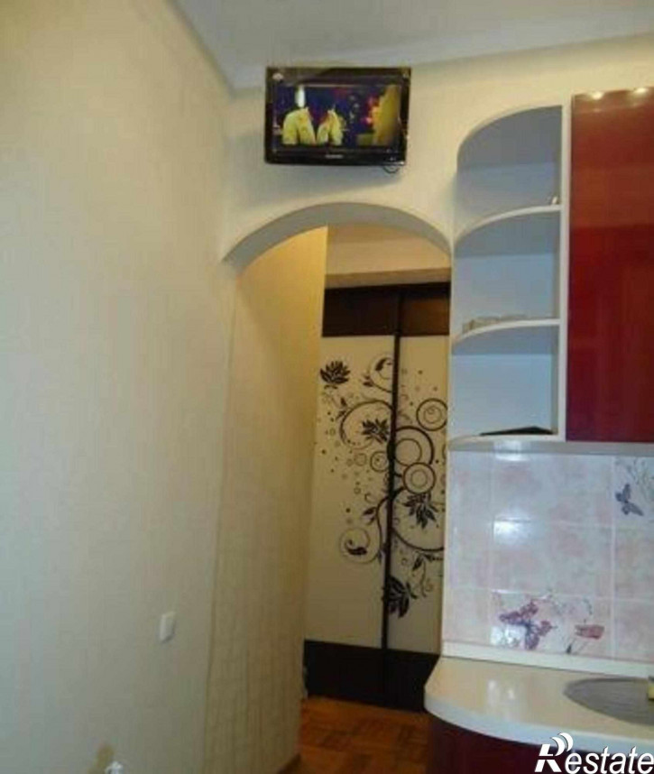 2-комн квартира улица 2-я Линия, 4