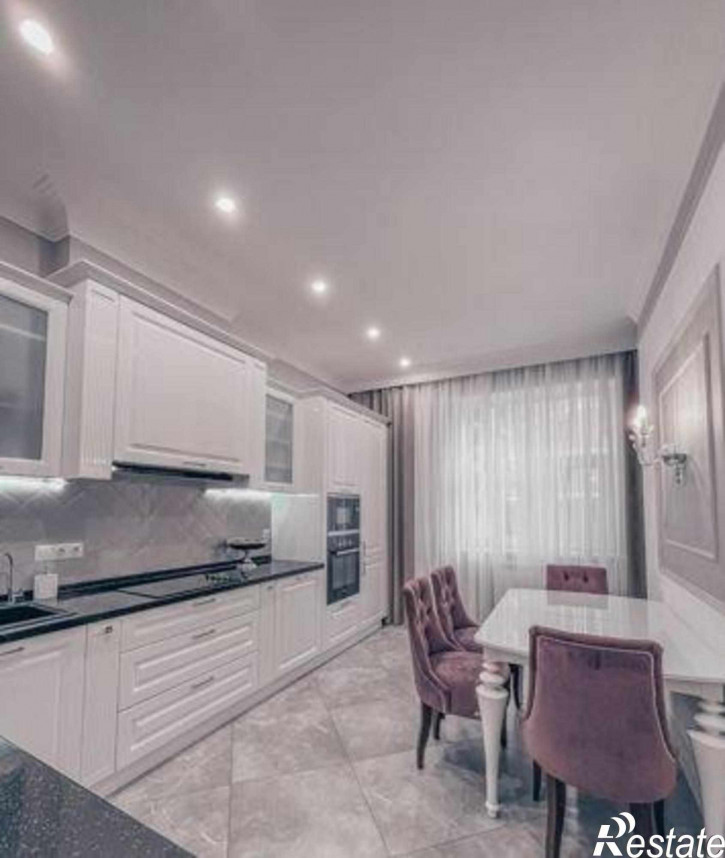 3-комн квартира улица Максима Горького, 242