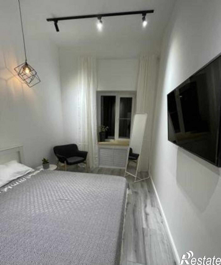 2-комн квартира улица Обороны, 44