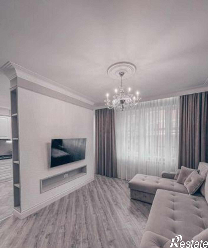 3-комн квартира улица Максима Горького, 242