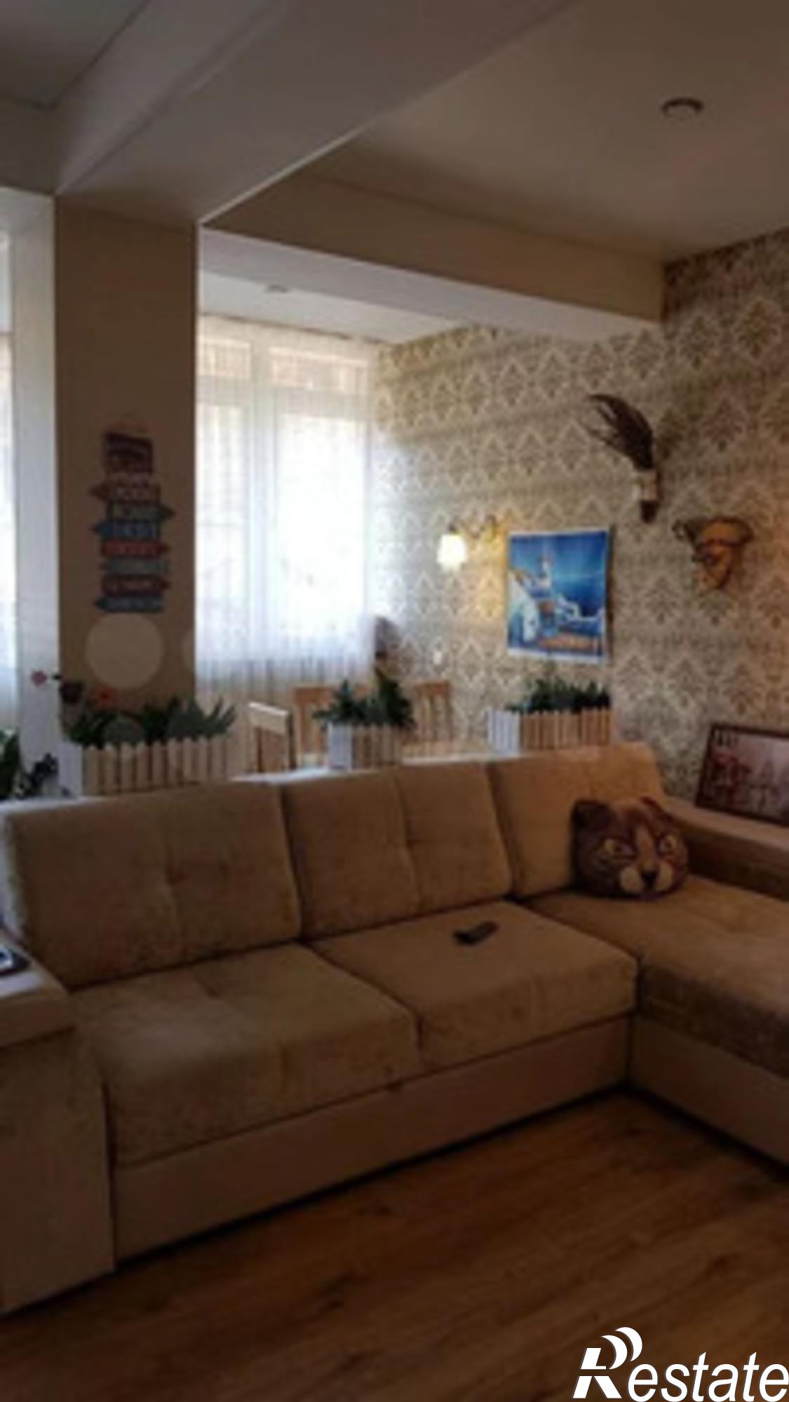 Купить квартиру за 8 000 000 рублей на Мостовой пер.,3А