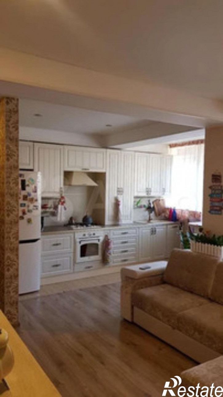 3-комн квартира Мостовой пер.,3А