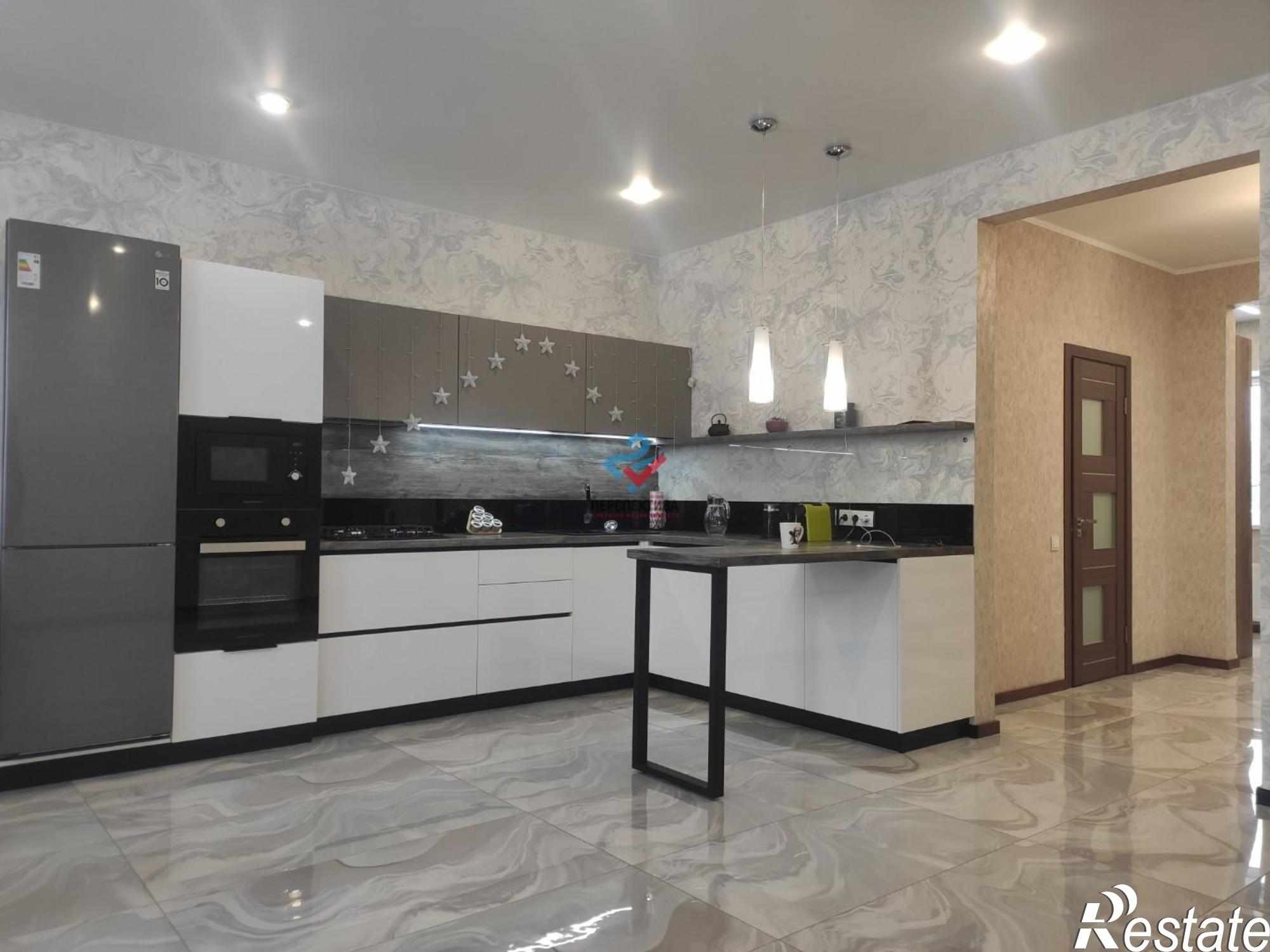 Купить дачу, дом, коттедж за 15 270 000 рублей на Райская улица, 45