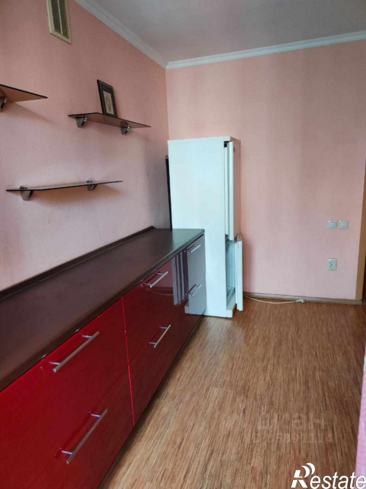 3-комн квартира 45 Параллель ул, 10