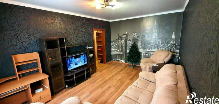 2-комн квартира Есенина улица, 8