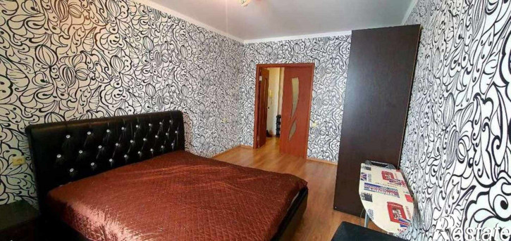 2-комн квартира Есенина улица, 8