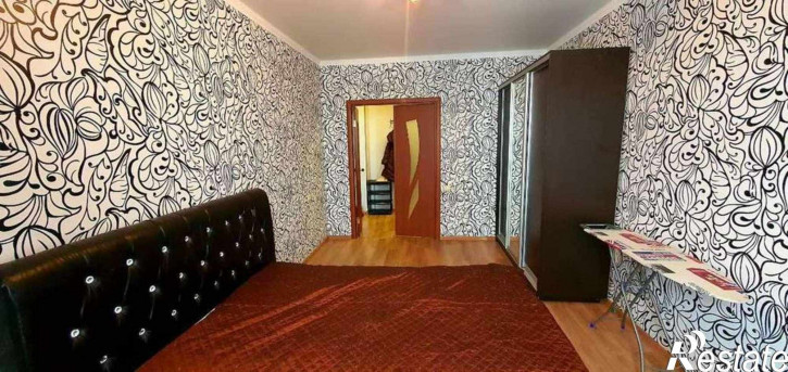 2-комн квартира Есенина улица, 8