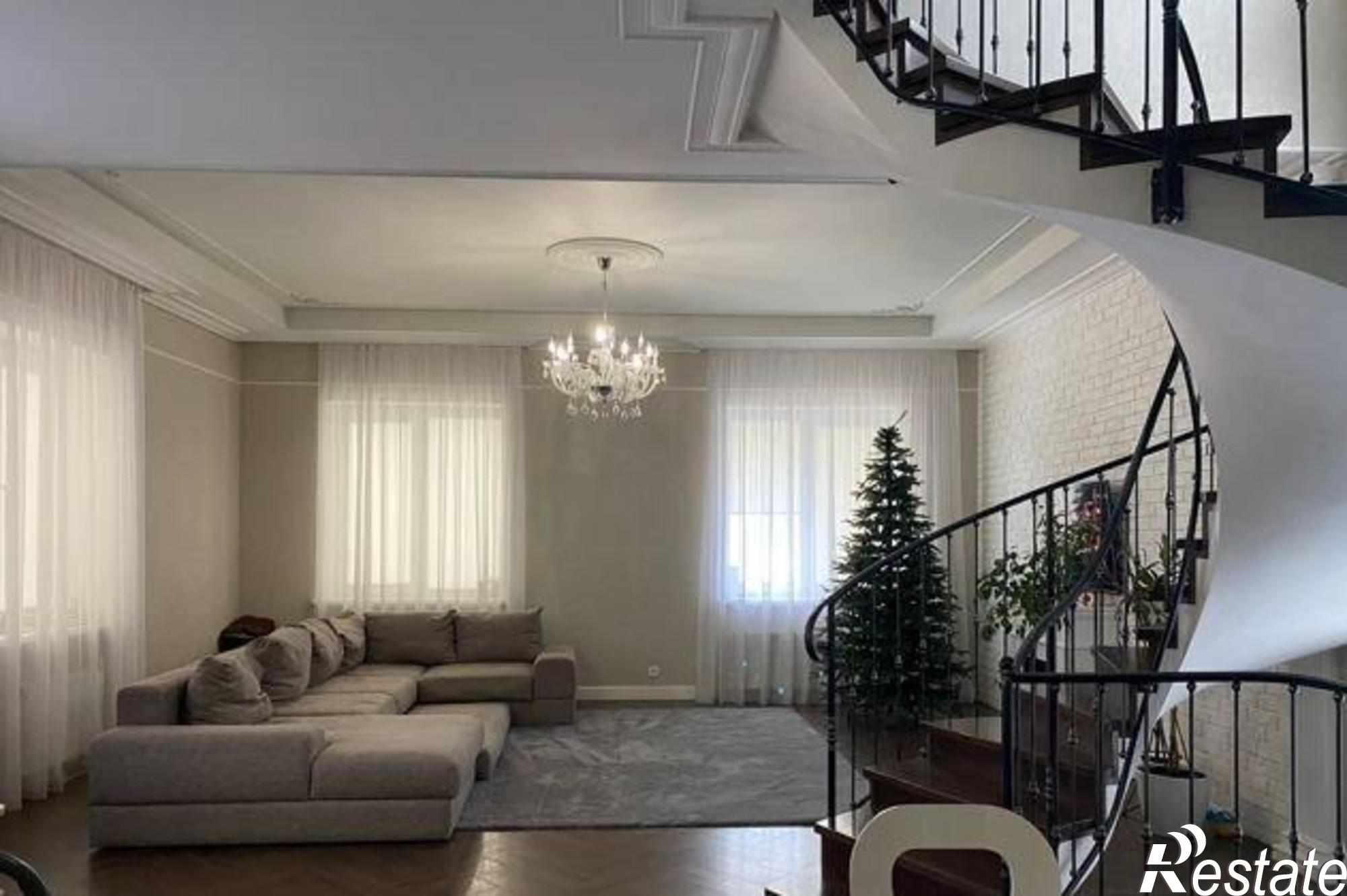 Купить дачу, дом, коттедж за 18 050 000 рублей на улица Погодина, 39