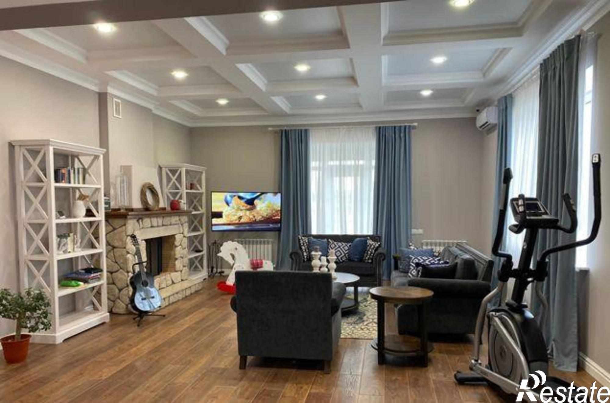 Купить дачу, дом, коттедж за 25 180 000 рублей на улица Карелина, 31А