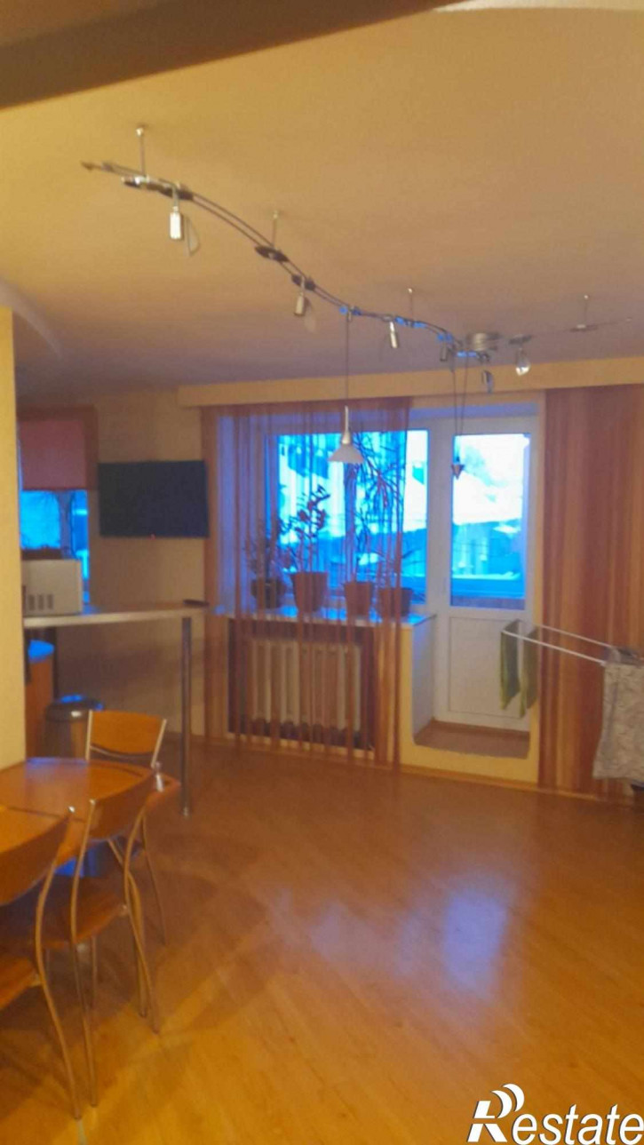 3-комн квартира Калинина ул, 24