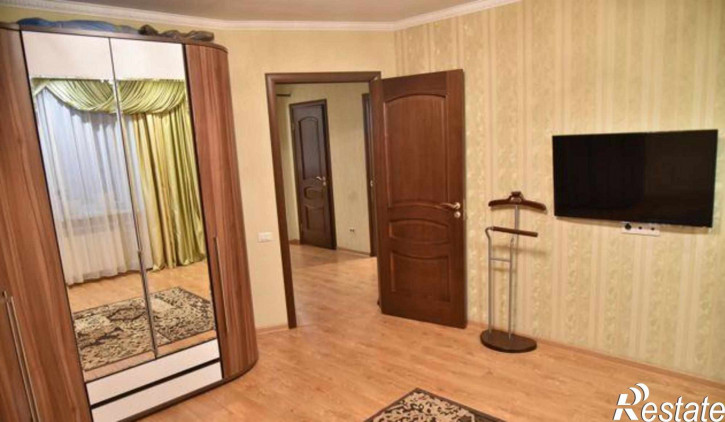 3-комн квартира улица Беляева, 16
