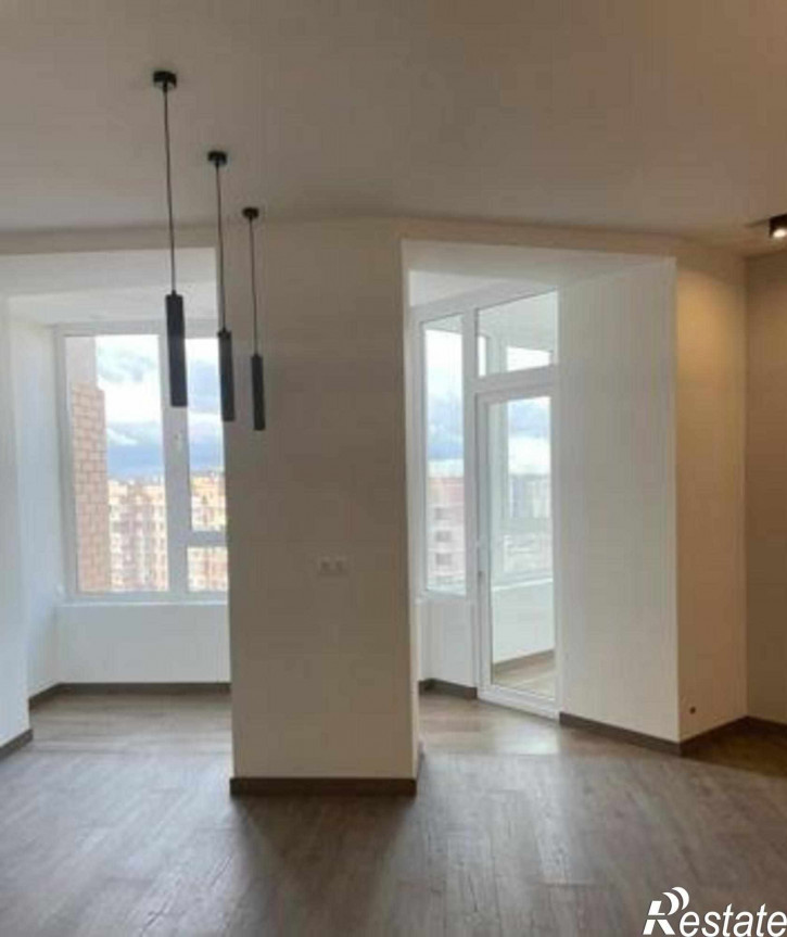 3-комн квартира улица Пацаева, 16/1