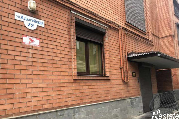4-комн квартира Адыгейская улица, 72