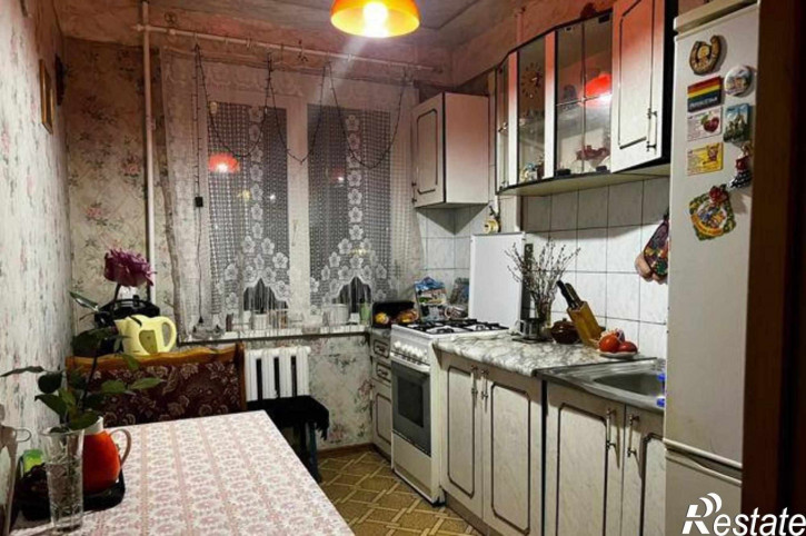 3-комн квартира проспект Королёва, 4