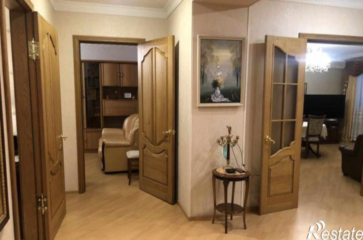 4-комн квартира Адыгейская улица, 72