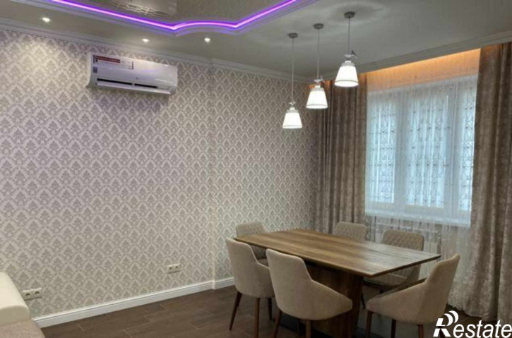 3-комн квартира улица Богданова, 79