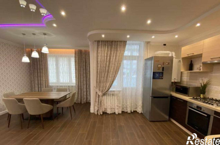 3-комн квартира улица Богданова, 79