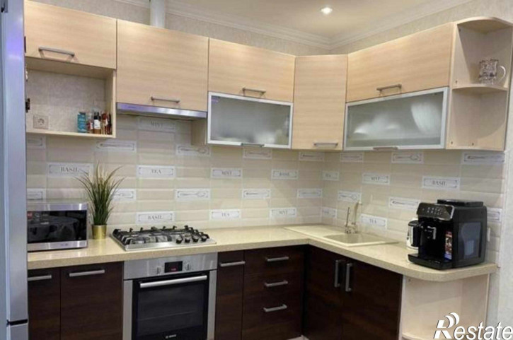 3-комн квартира улица Богданова, 79