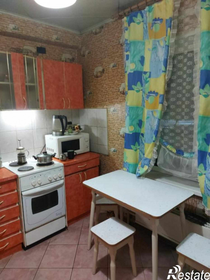 3-комн квартира Комсомольский микрорайон, 74