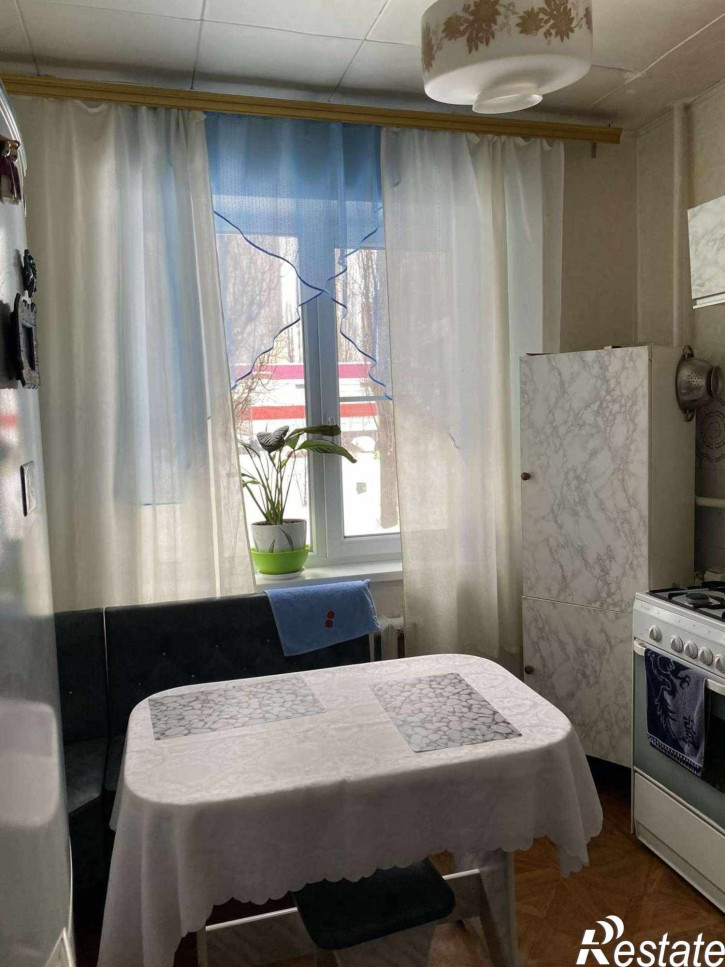 3-комн квартира 60 Армии улица, 1