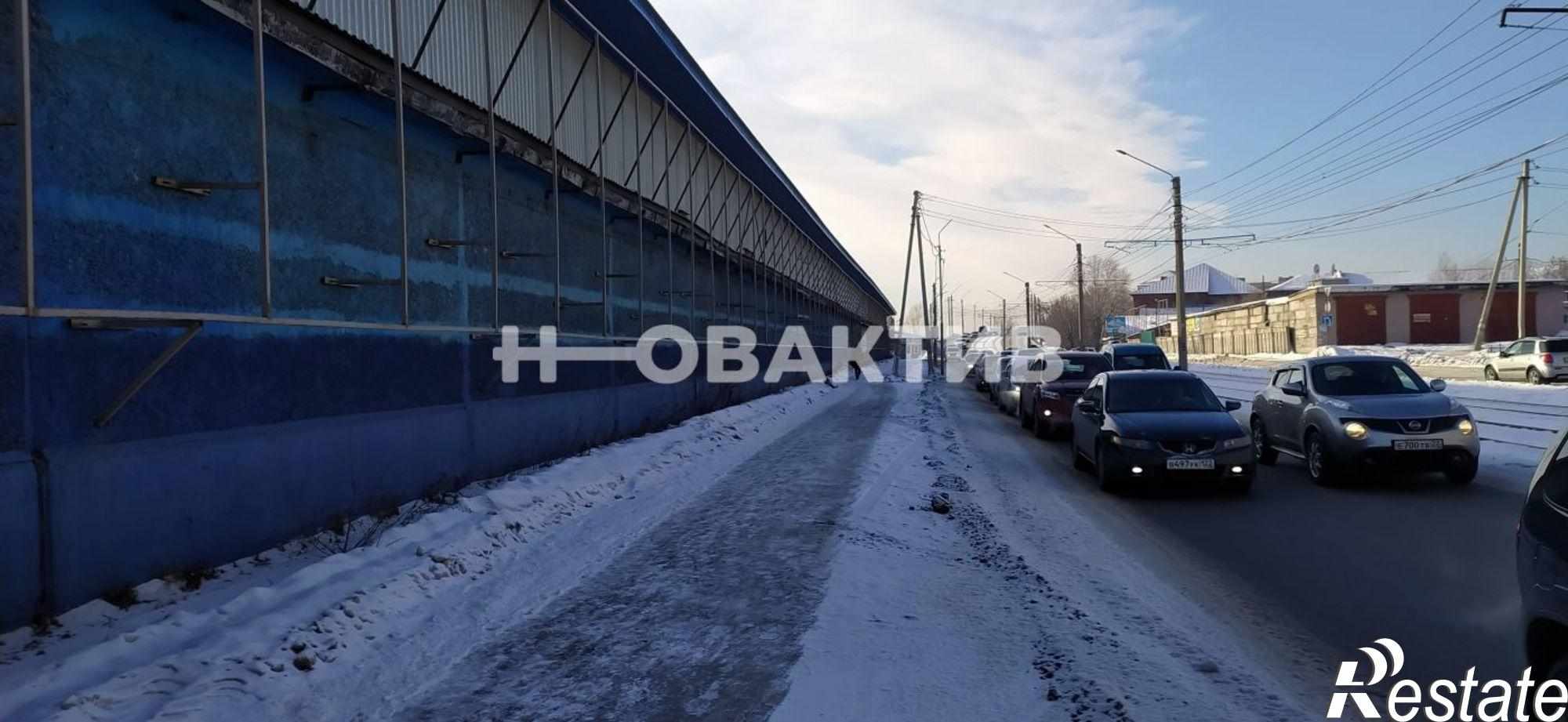 Сдать торговое помещение за 716 000 рублей на улица Максима и Николая Казанцевых, 157