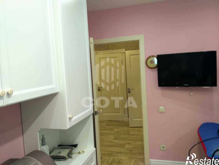 4-комн квартира Ворошилова улица, 1/4